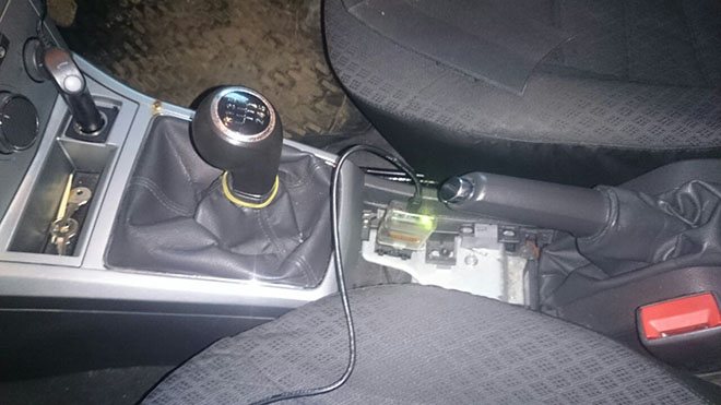 Диагностический разъем Опель Астра Эйч