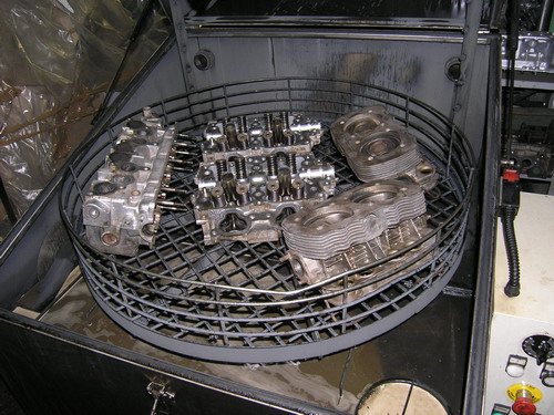 Вместимость модели Magido L102 обеспечивает высокий коэффициент полезного действия для применения в условиях автосервиса